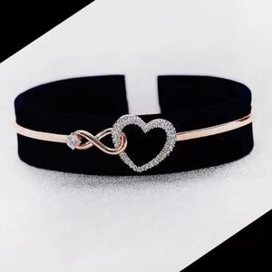 🔸️⏭️NIB Stainless Steel Infinity Cubic Zirconia Heart Bangle Bracelet